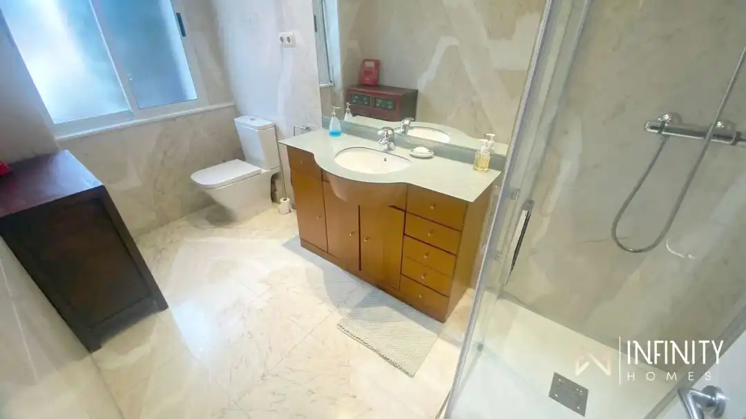 Baño de Piso de alquiler en Bilbao  con Calefacción y Terraza