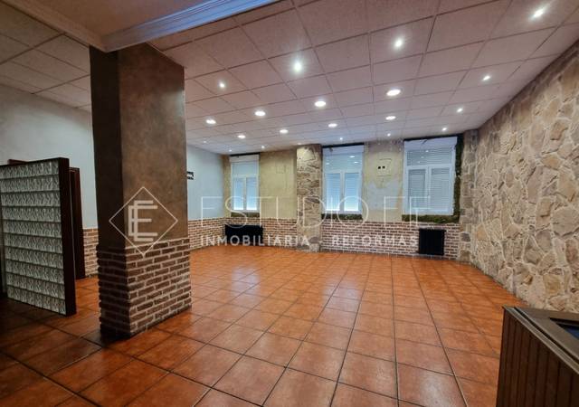 Local comercial en Alquiler en Paseo de Canalejas en San Esteban - San Cristóbal