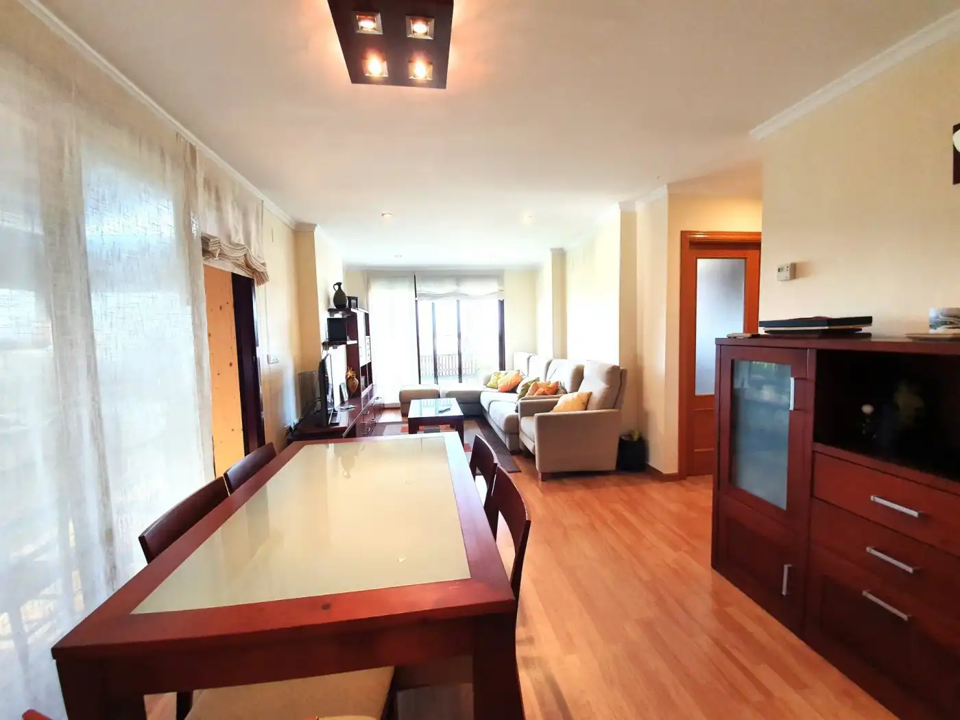 Sala d'estar de Àtic de lloguer en Riba-roja de Túria amb Aire condicionat, Calefacció i Parquet