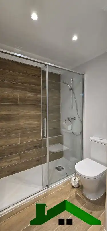 Baño de Piso de alquiler en Bilbao  con Calefacción, Terraza y Horno