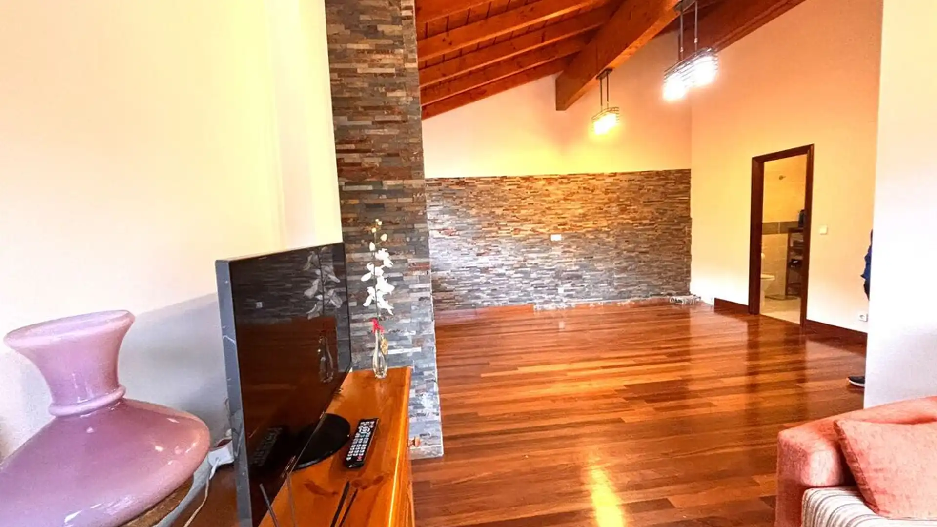 Sala de estar de Casa adosada en venta en Plentzia con Calefacción, Jardín privado y Piscina