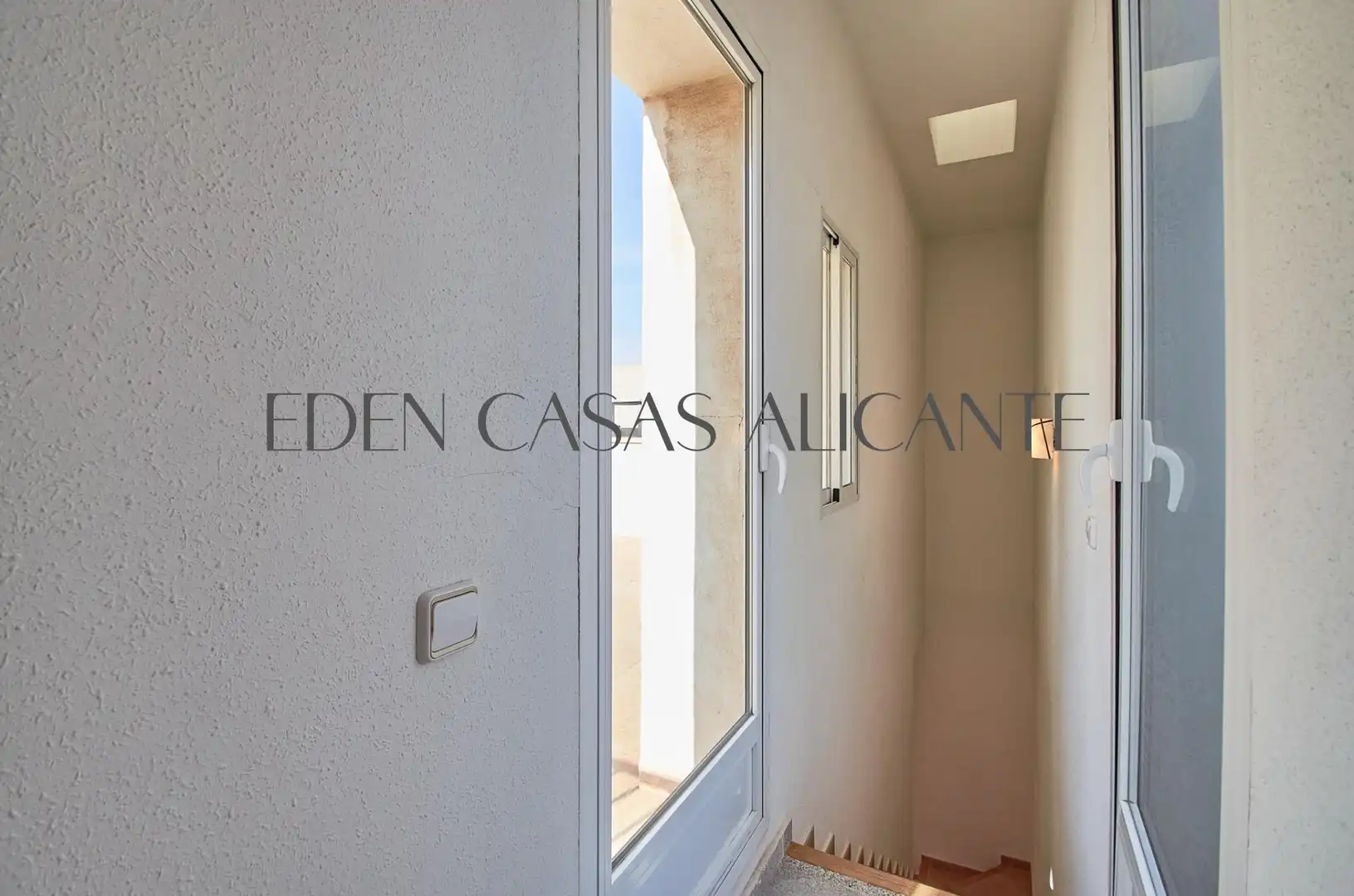 Casa adosada en venda en San Vicente del Raspeig / Sant Vicent del Raspeig amb Aire condicionat, Jardí privat i Parquet