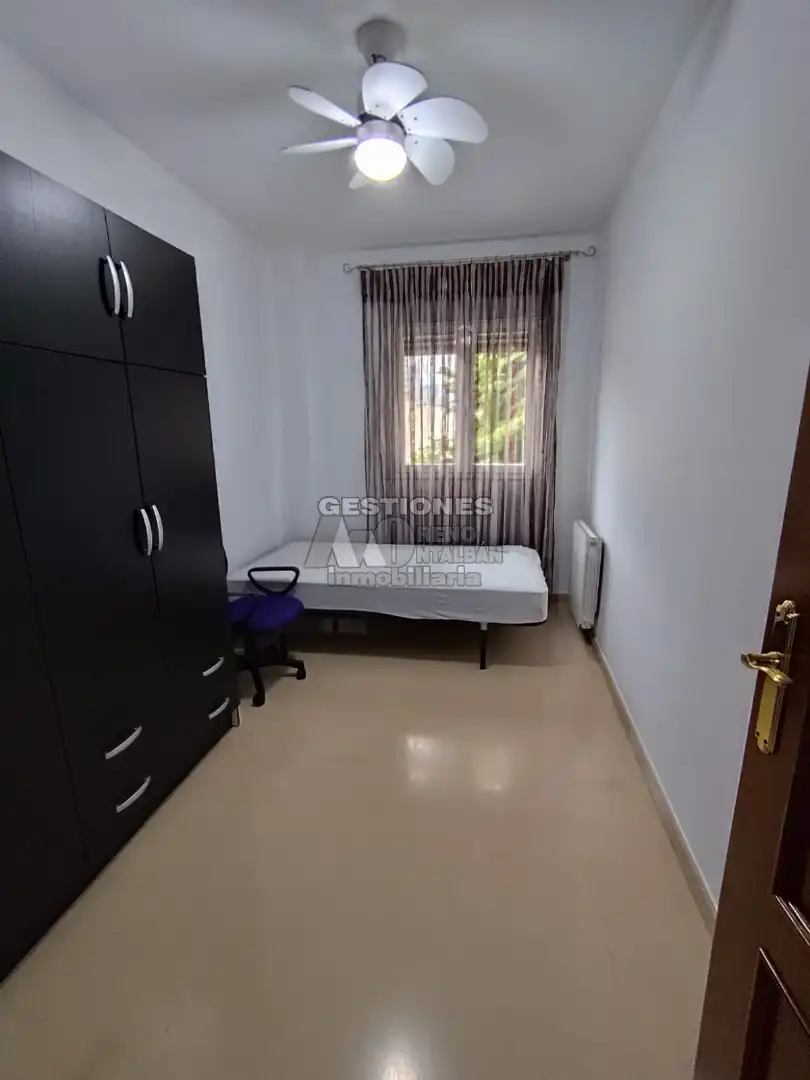 Flat for rent in Calle Minerva, Avda. Federico Garcia Lorca - Nueva Estación Autobuses
