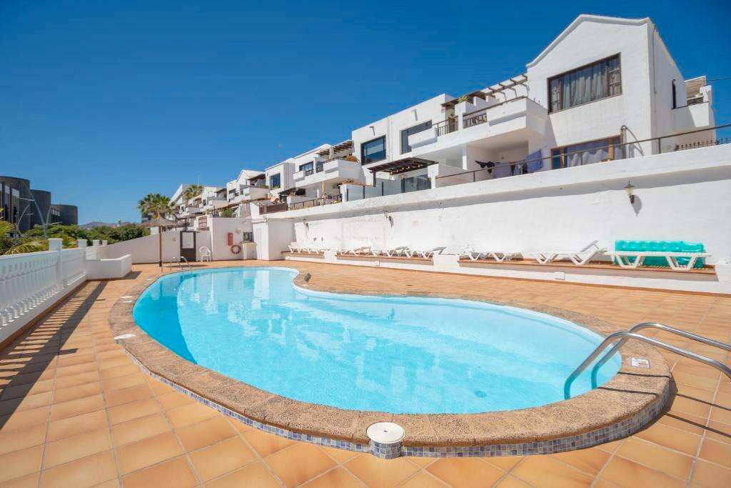 Vista exterior de Apartament en venda en Tías amb Terrassa, Moblat i Piscina comunitària