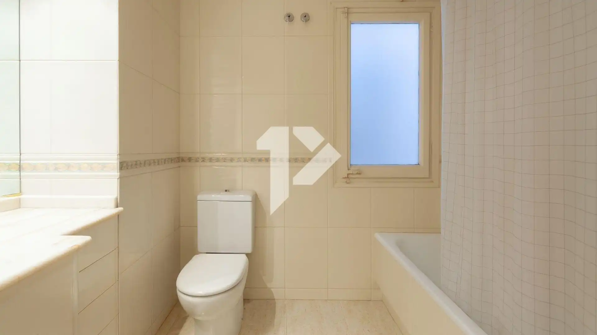 Piso con terraza en venta en Calle de Teodora Lamadrid, imagen 13