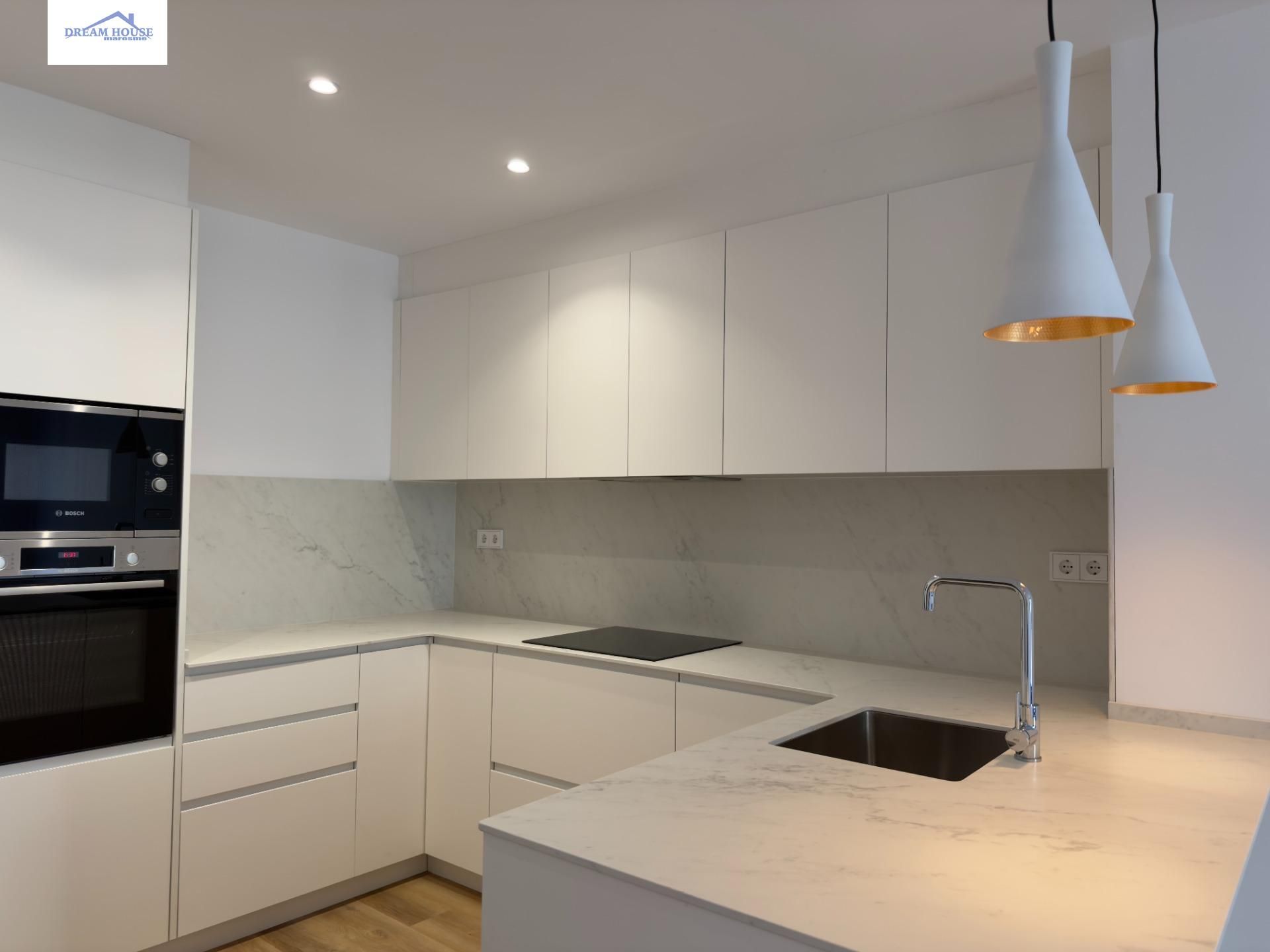 Cuina de Pis de lloguer en Montgat amb Parquet, Terrassa i Traster