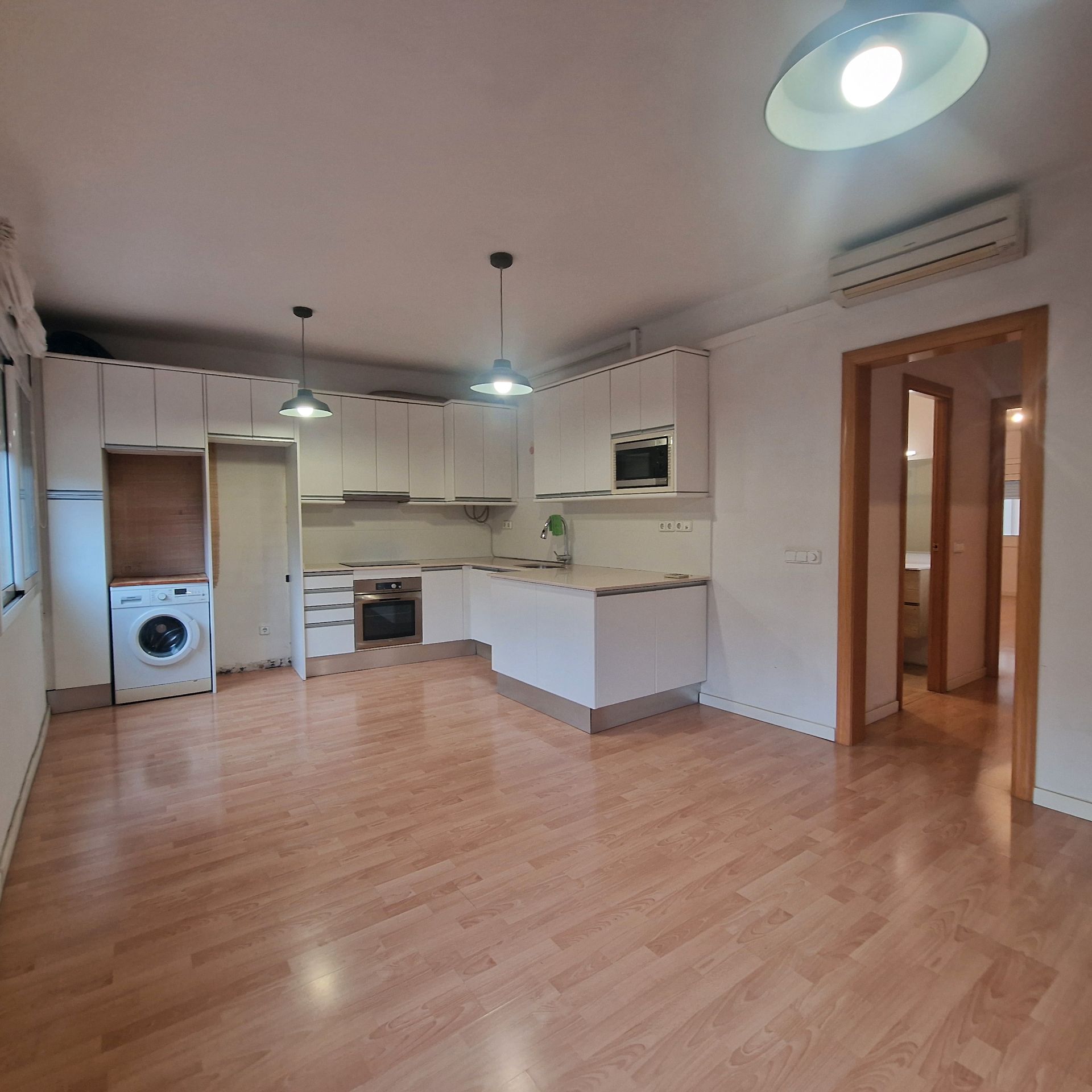 Cuina de Pis en venda en Sant Boi de Llobregat amb Aire condicionat i Moblat