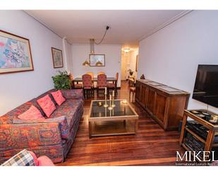 Sala d'estar de Apartament en venda en Santander amb Calefacció, Parquet i Moblat