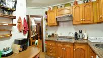 Cuina de Pis en venda en Oviedo  amb Calefacció, Parquet i Terrassa