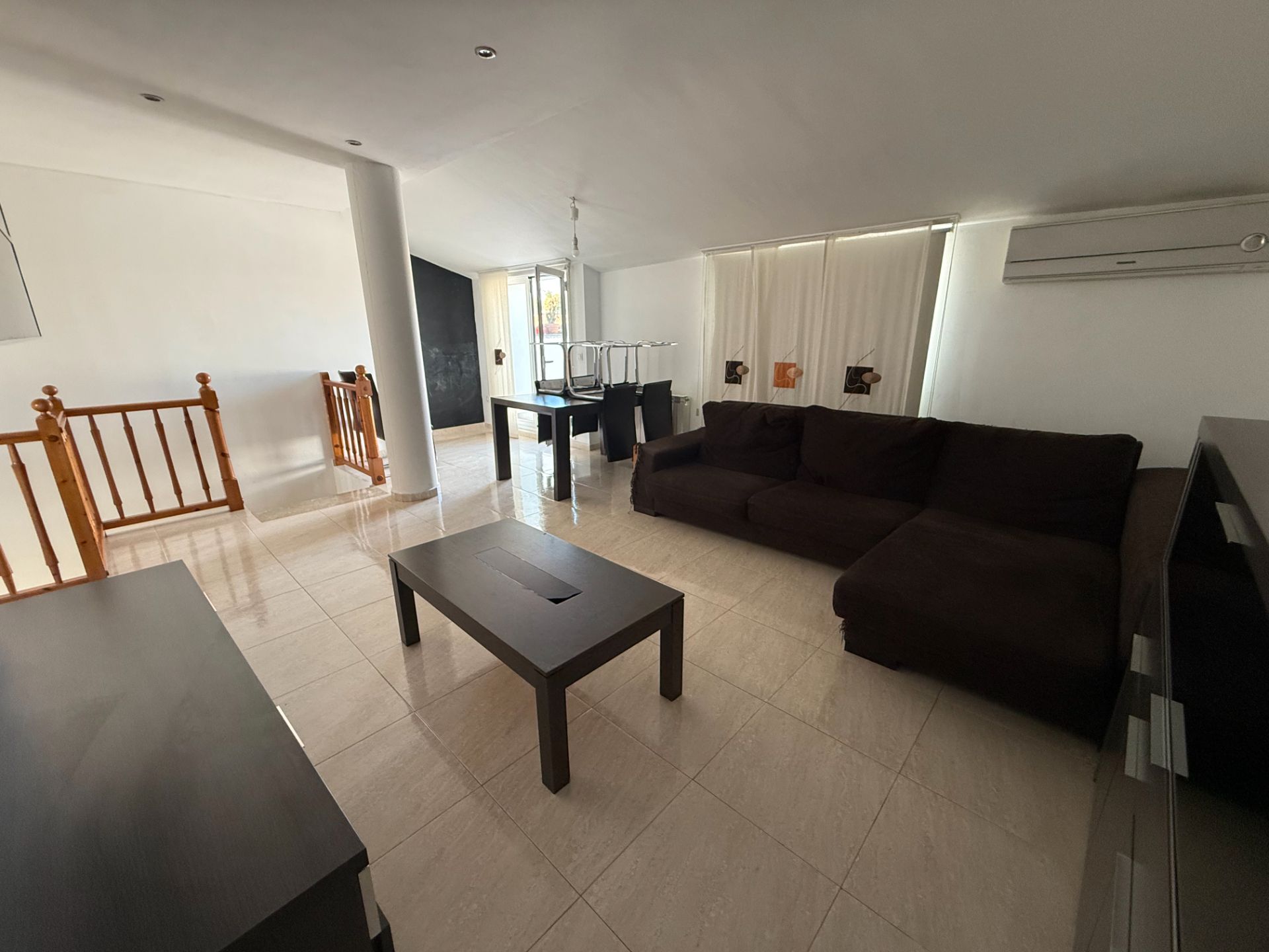 Sala d'estar de Dúplex en venda en Rosselló amb Aire condicionat, Calefacció i Terrassa