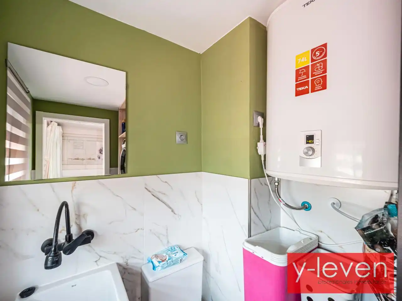 Bathroom of Flat for sale in Málaga  with Air Conditioner