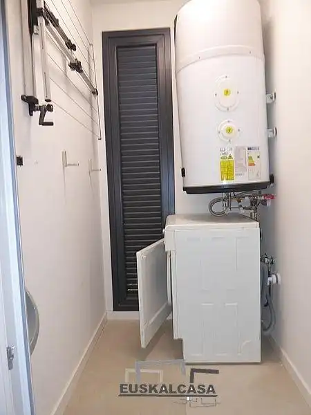 Vista exterior de Planta baja en venta en Bilbao  con Calefacción y Trastero