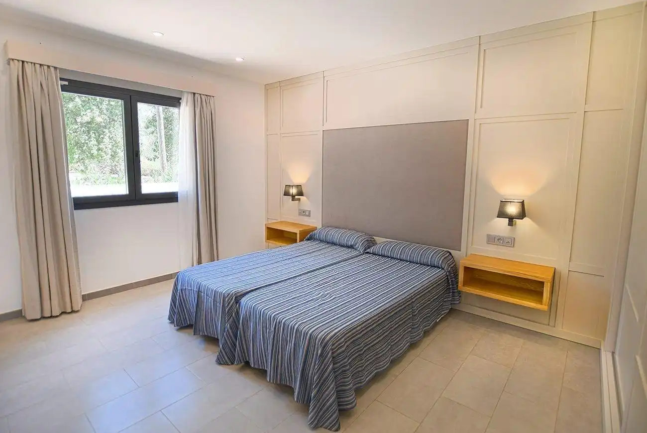 Habitación de Edificio en venta en Ses Salines con Piscina comunitaria