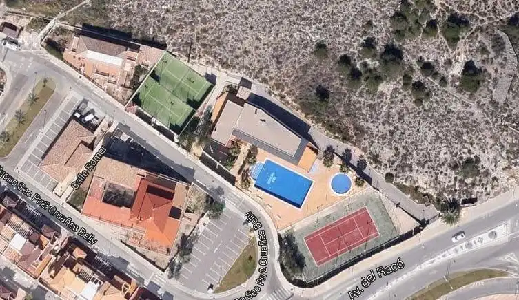 Einfamilien-Reihenhaus zum Verkauf in Cullera mit Klimaanlage, Terrasse und Möbliert