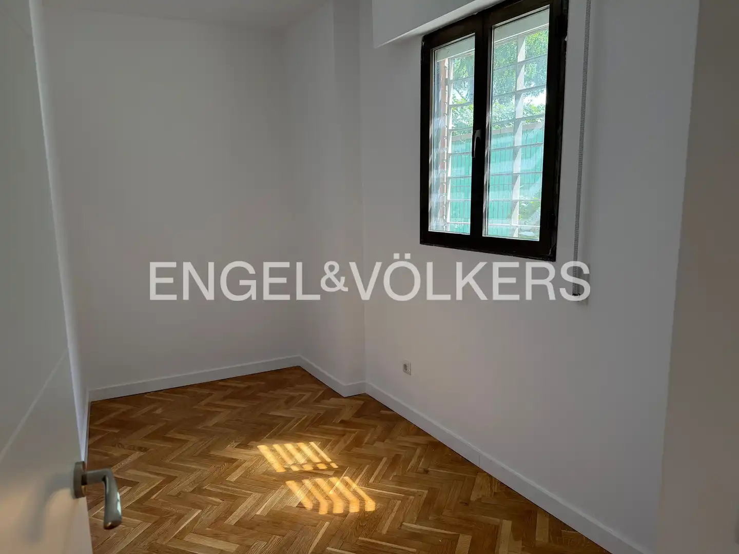 Menjador de Apartament de lloguer en Madrid amb Aire condicionat, Calefacció i Parquet