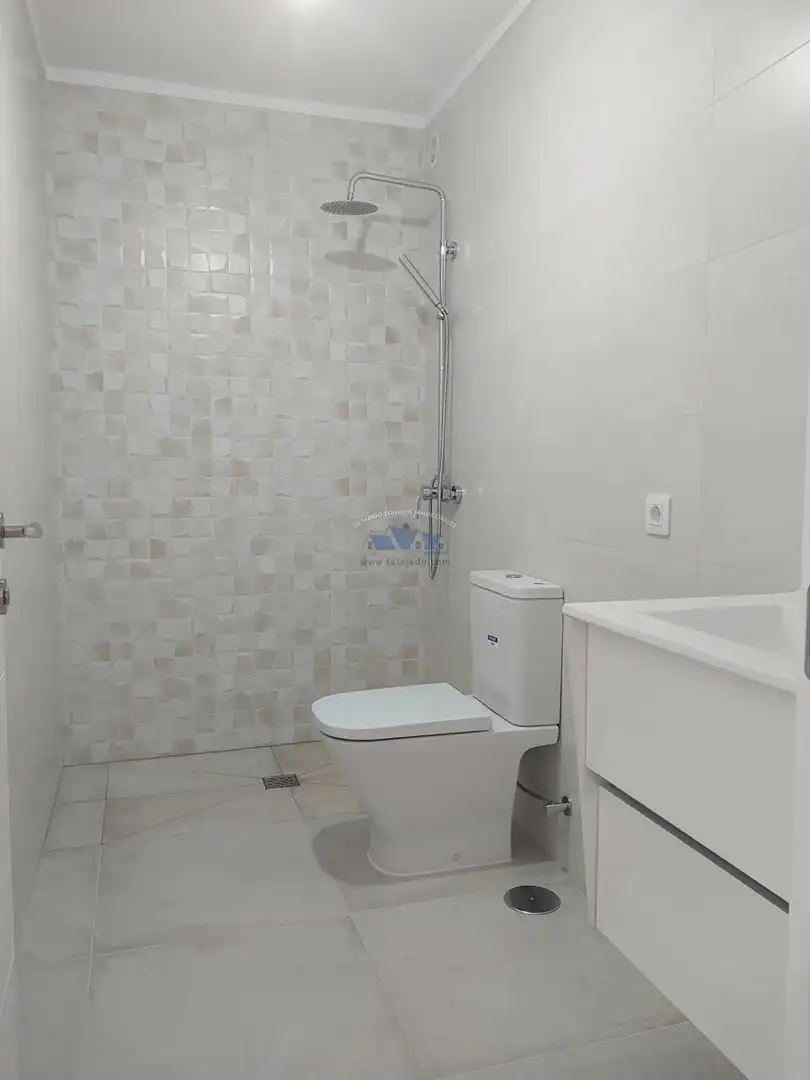 Baño de Piso en venta en Arona con Piscina comunitaria