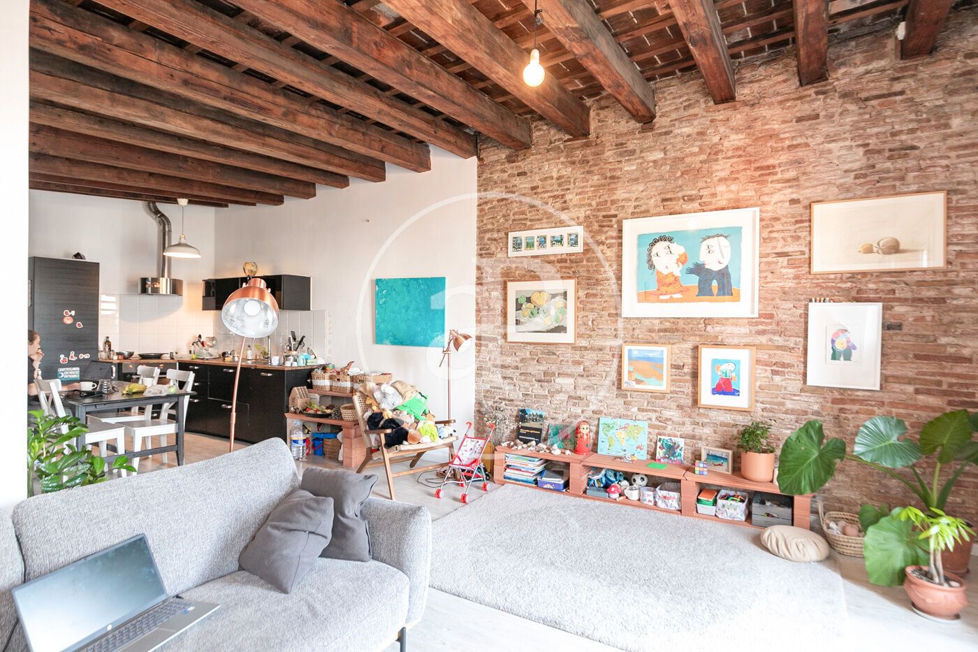 Sala d'estar de Pis en venda en  Barcelona Capital amb Aire condicionat, Calefacció i Balcó