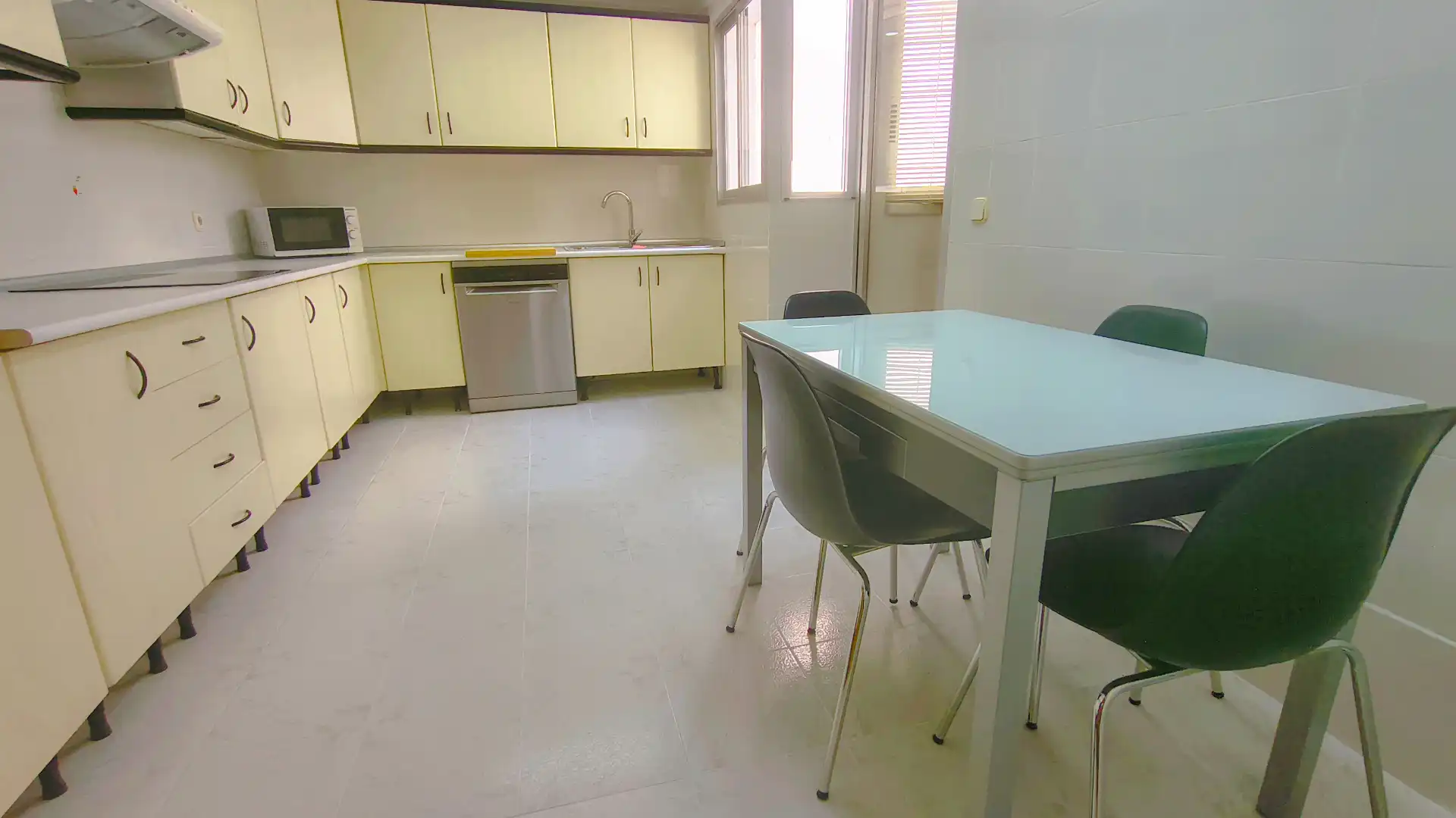 Cuina de Pis de lloguer en Alicante / Alacant amb Aire condicionat, Terrassa i Moblat