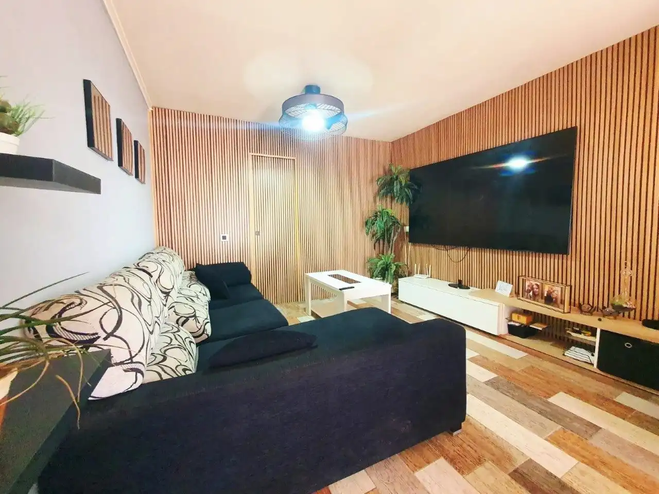 Sala d'estar de Casa o xalet en venda en Pedralba amb Calefacció, Jardí privat i Terrassa