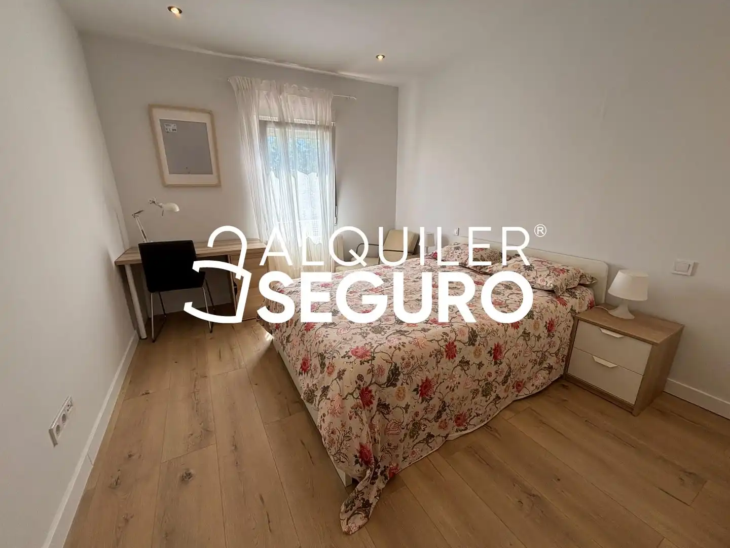 Schlafzimmer von Wohnung zur Miete in Madrid mit Klimaanlage, Heizung und Möbliert