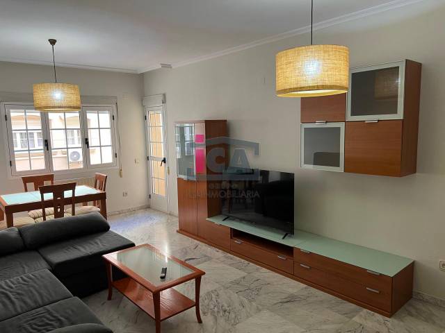 Piso en Alquiler en CALLE SAN PEDRO DE ALCANTARA en Centro