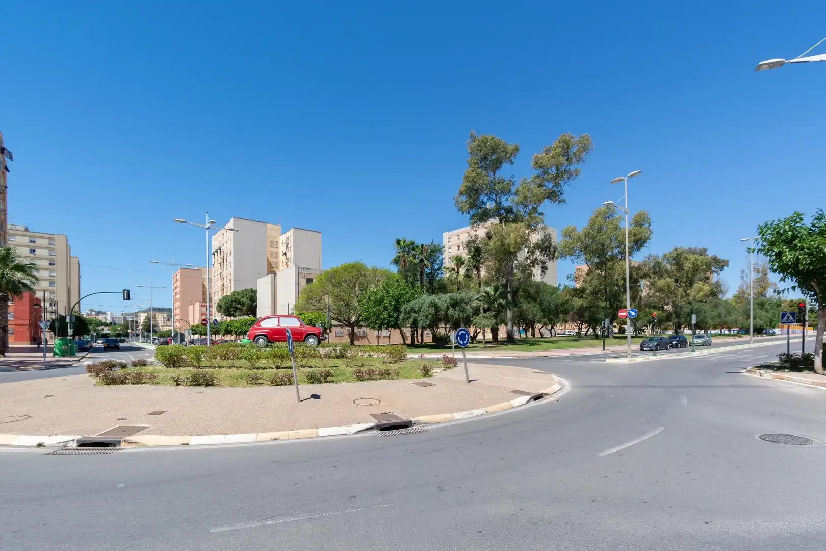 Außenansicht von Einfamilien-Reihenhaus zum Verkauf in Cartagena mit Klimaanlage, Heizung und Privatgarten
