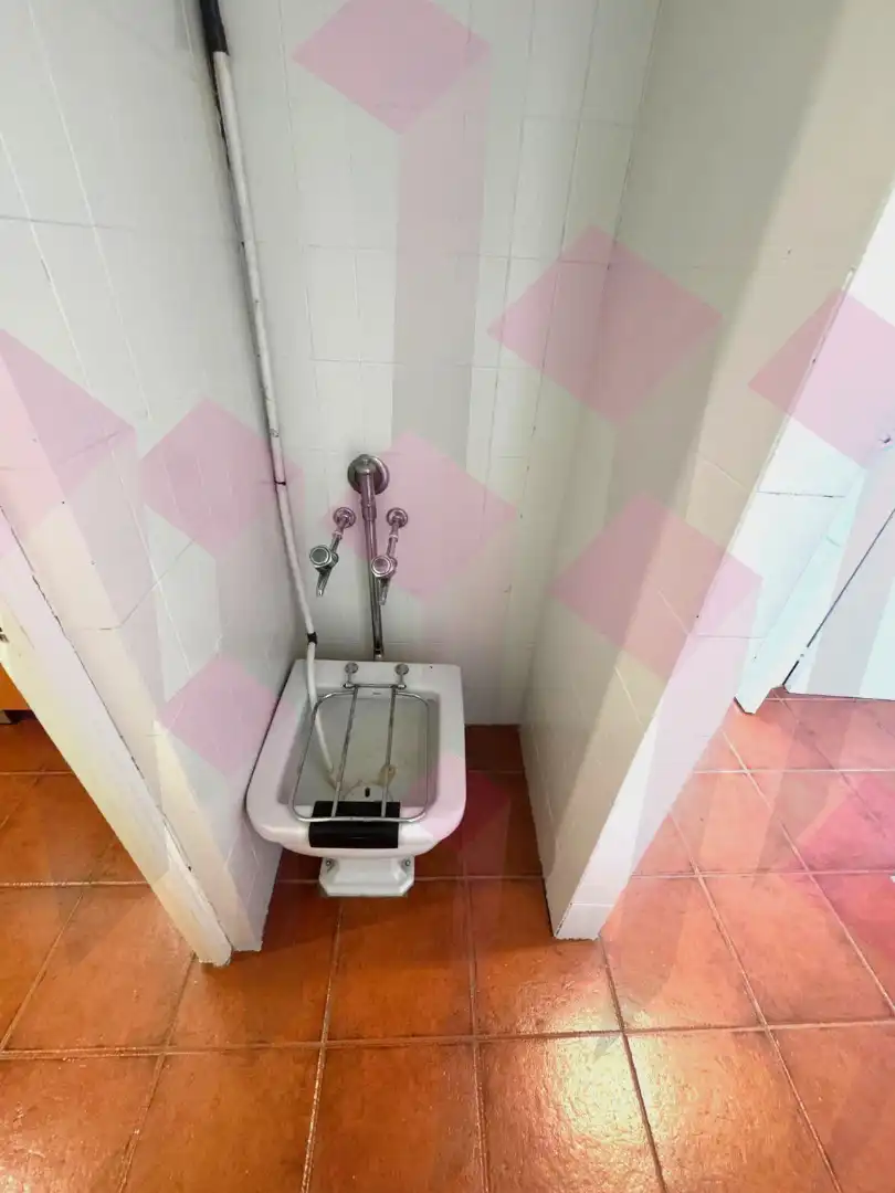 Badezimmer von Geschaftsraum zum Verkauf in Ciudad Real mit Klimaanlage, Heizung und Alarm