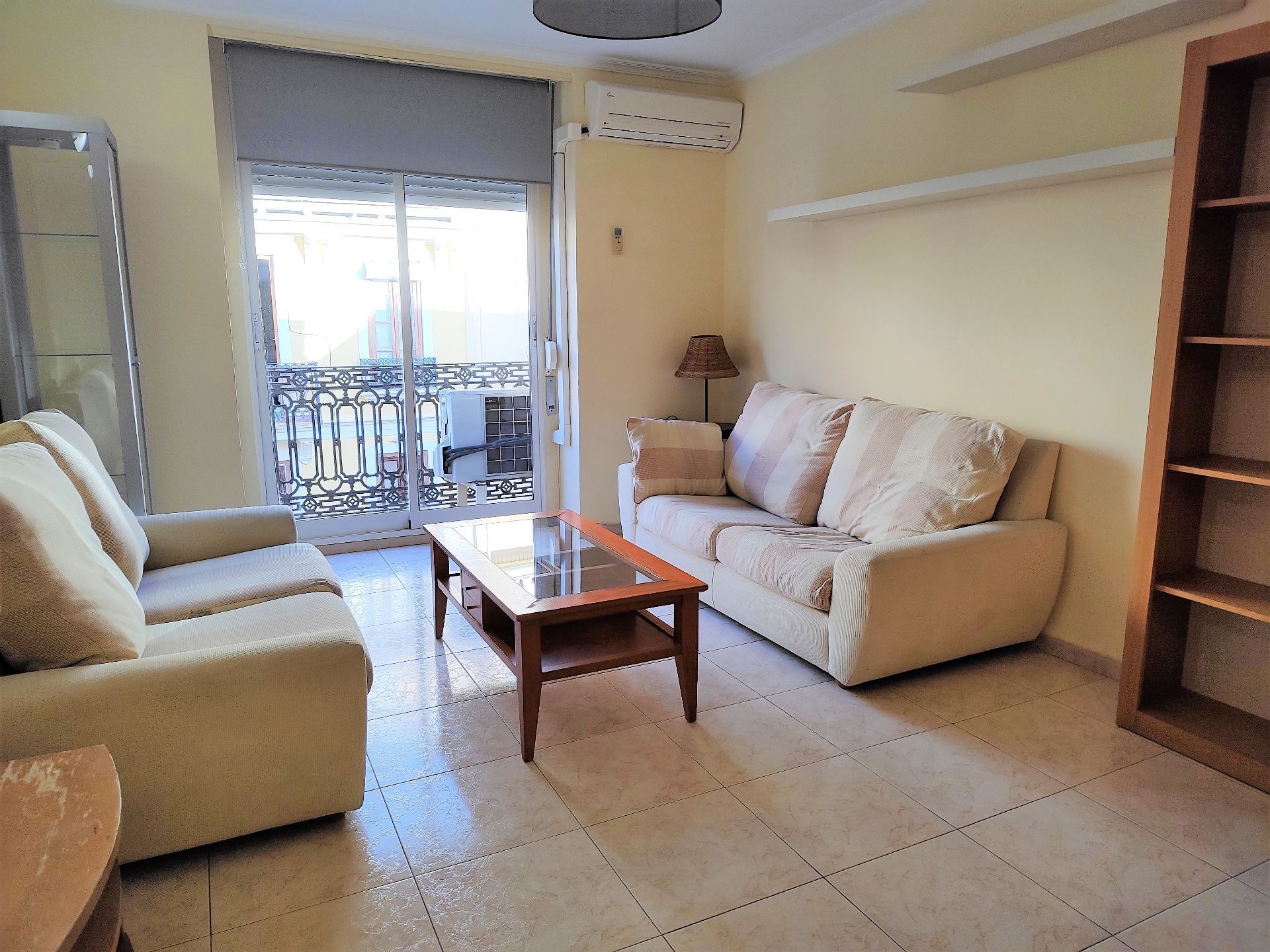 Sala de estar de Piso de alquiler en  Valencia Capital con Aire acondicionado, Trastero y Amueblado