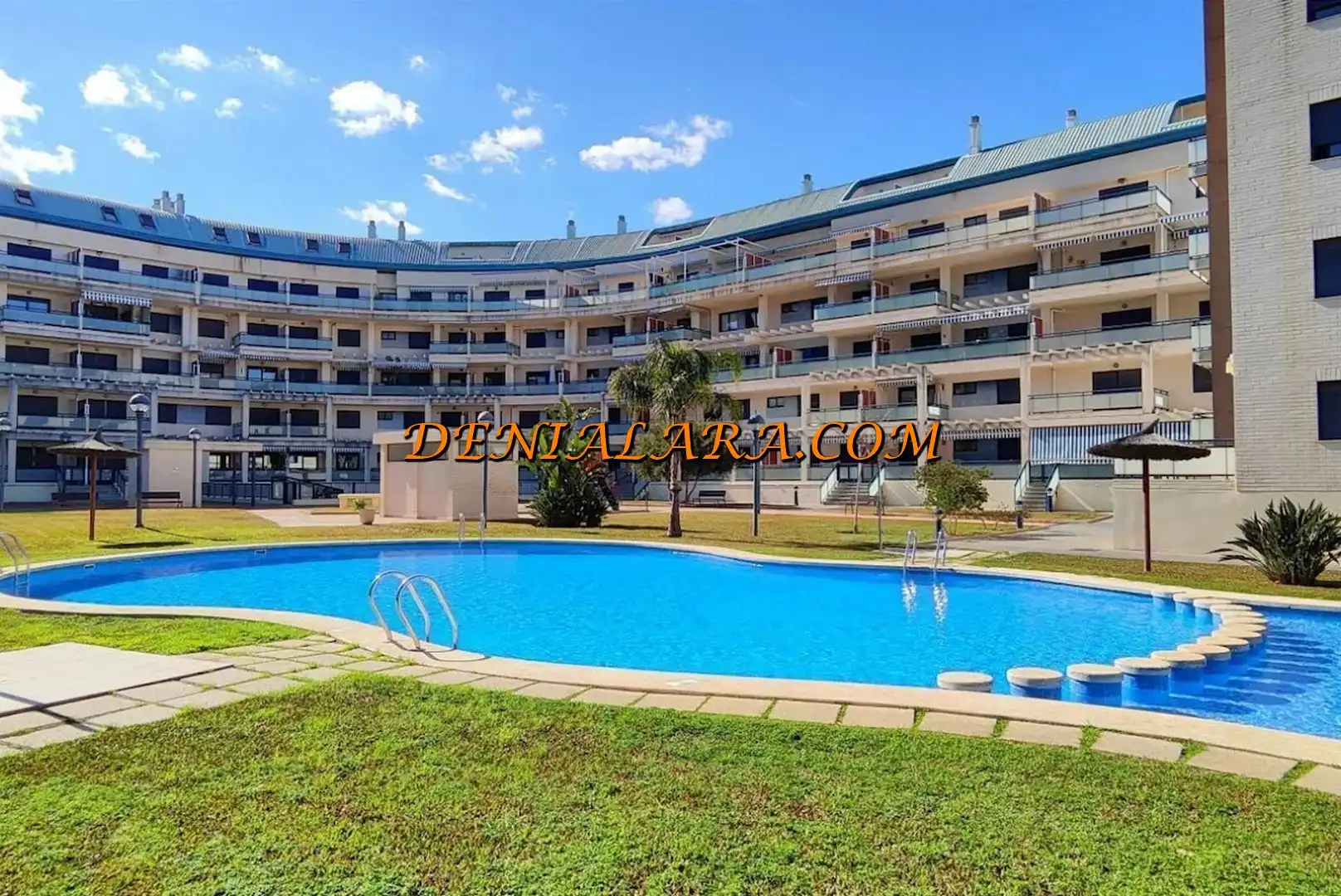 Vista exterior de Apartamento en venta en Dénia con Aire acondicionado, Terraza y Trastero