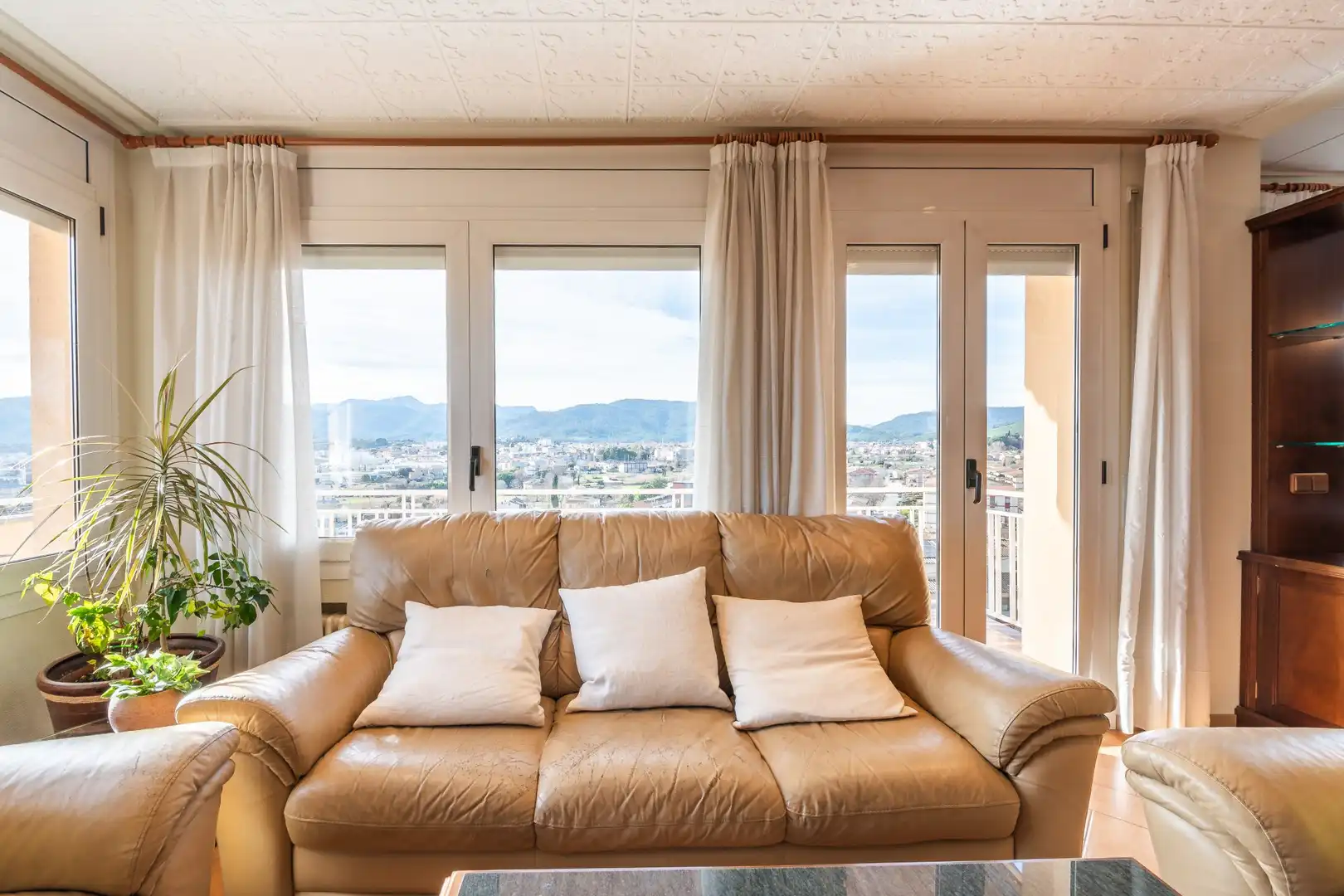 Sala de estar de Casa o chalet en venta en Banyoles con Terraza, Piscina y Balcón