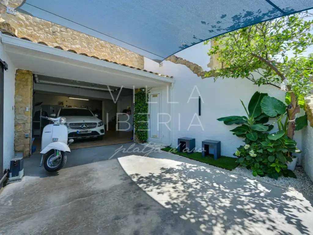 Vista exterior de Casa o chalet en venta en Castell d'Aro, Platja d'Aro i s'Agaró con Aire acondicionado, Calefacción y Jardín privado