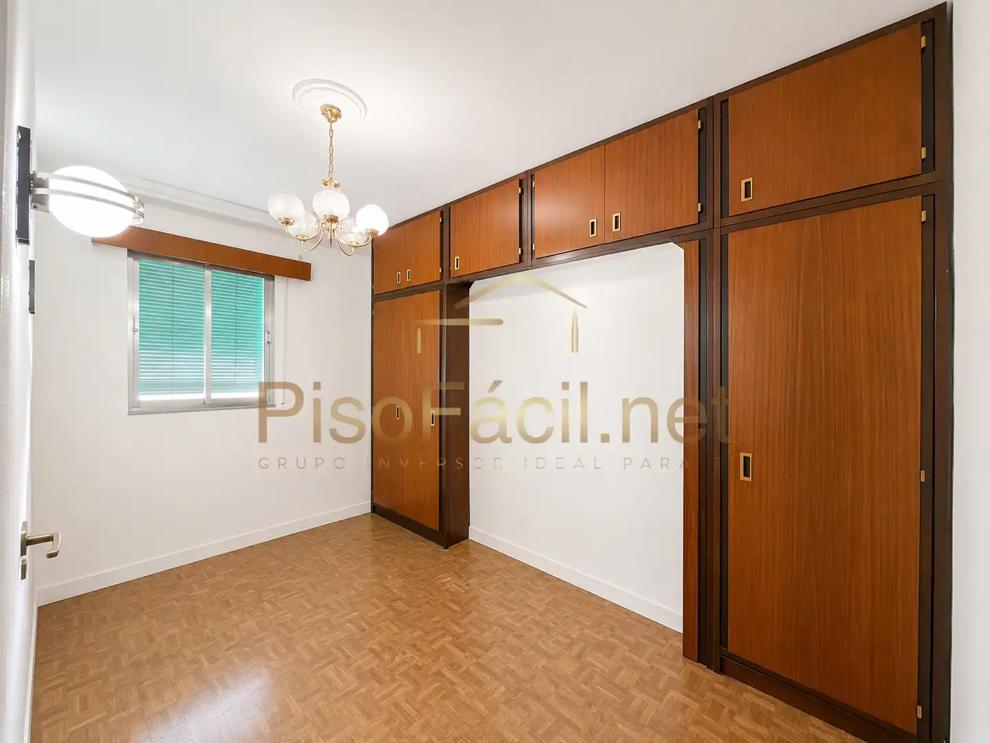 Habitación de Piso en venta en Madrid con Calefacción, Terraza y Alarma