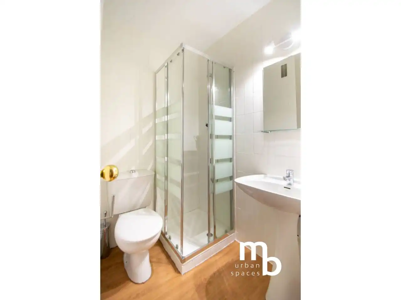 Baño de Piso de alquiler en Madrid con Aire acondicionado, Calefacción y Parquet