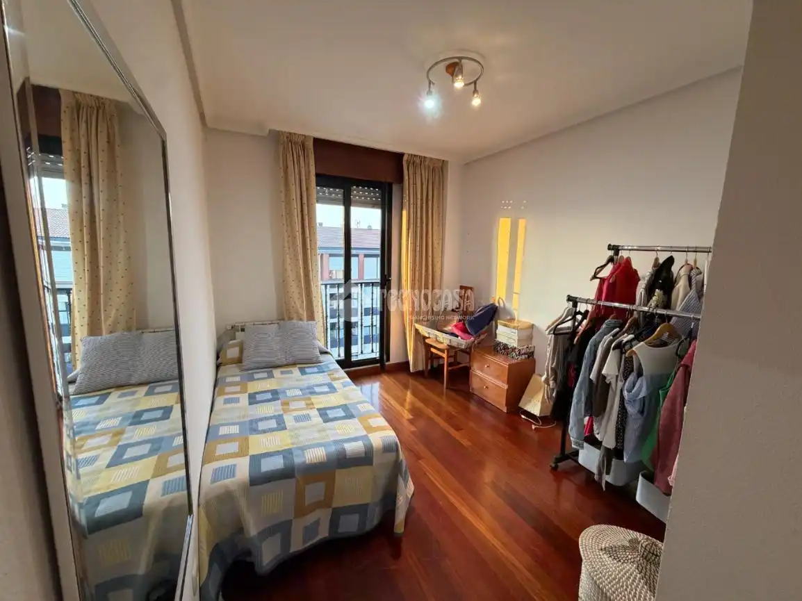 Habitación de Piso en venta en Santander con Calefacción, Trastero y Amueblado