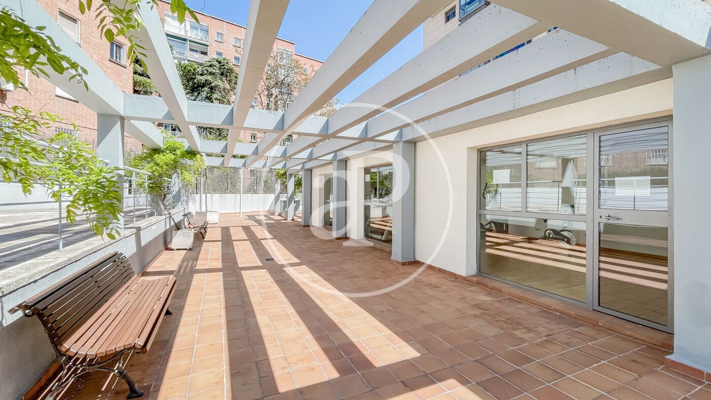 Terrace of Attic for sale in  Madrid Capital  with Air Conditioner, Heating and Private garden