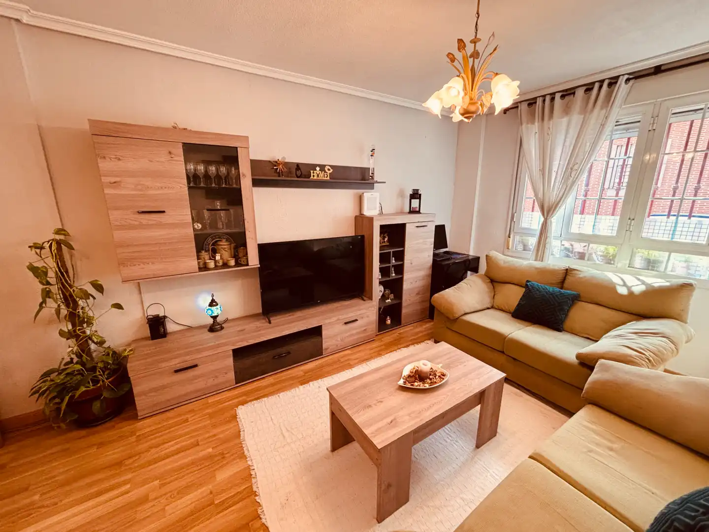 Living room of Flat for rent in Getafe  with Air Conditioner, Parquet flooring and Washing machine