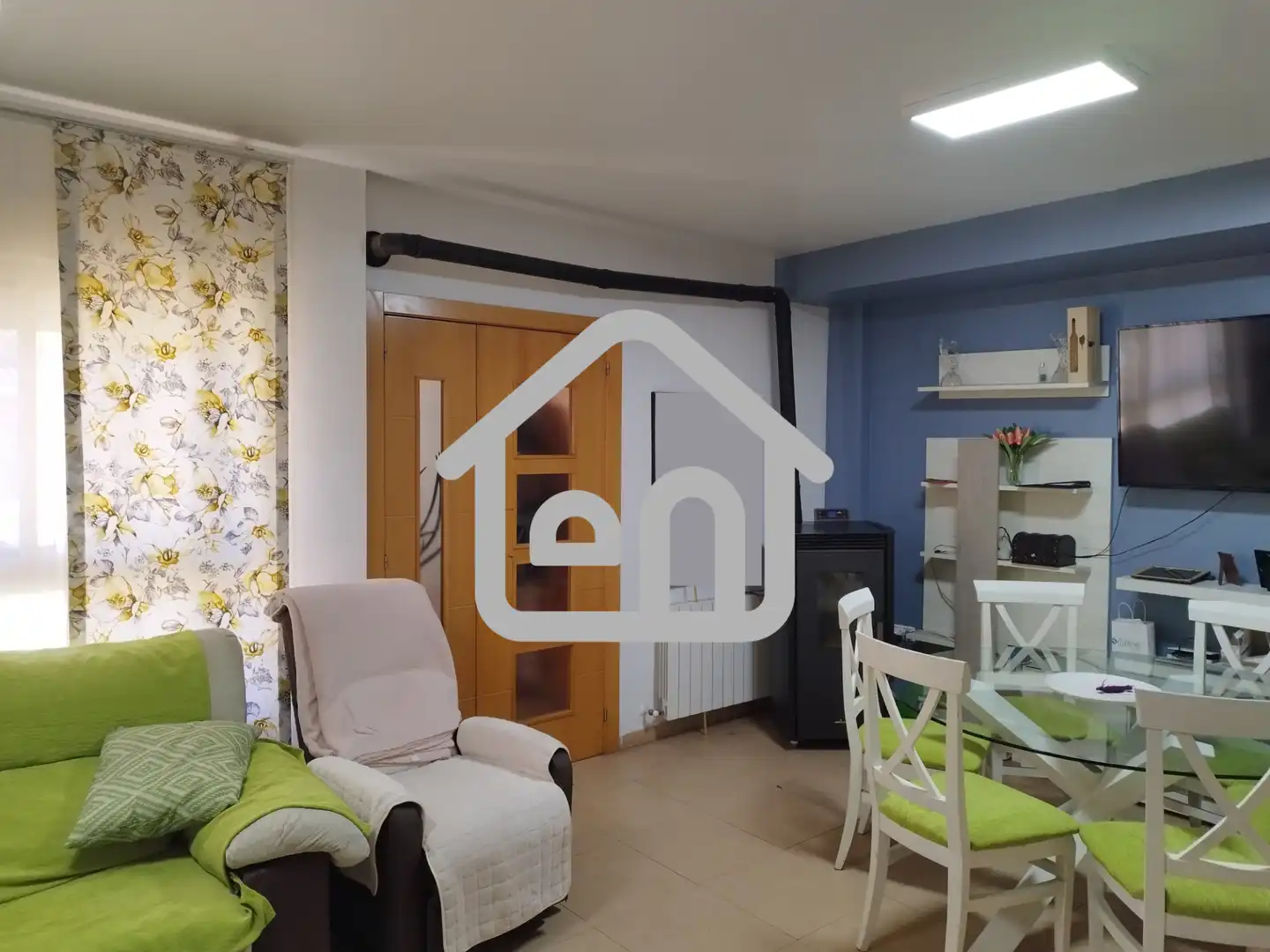 Living room of Detached homes for sale in Requena  with Terrace and Balcony