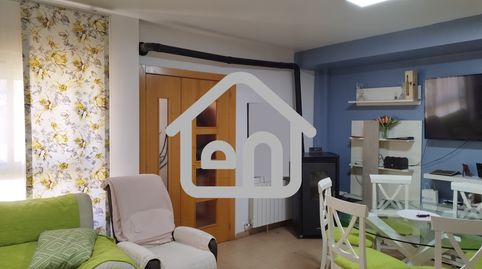 Foto 4 de Casa adosada en venta en Calle Camporrobles, Requena, Valencia
