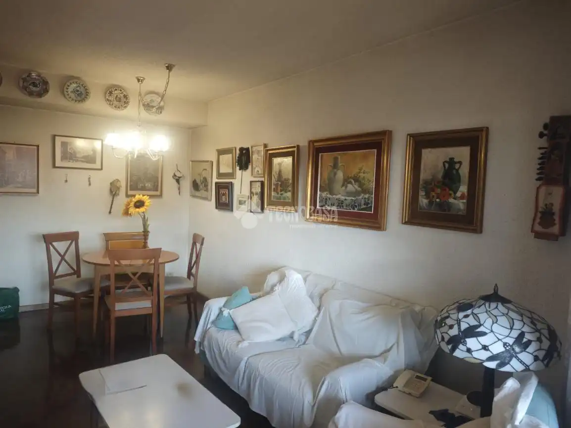 Sala d'estar de Pis en venda en Madrid amb Calefacció i Terrassa