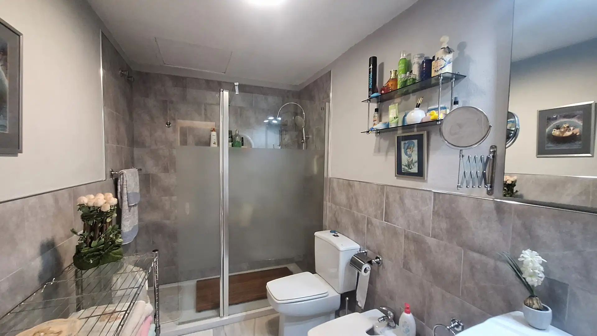 Bathroom of Detached homes for sale in Estepona  with Air Conditioner, Terrace and Swimming Pool