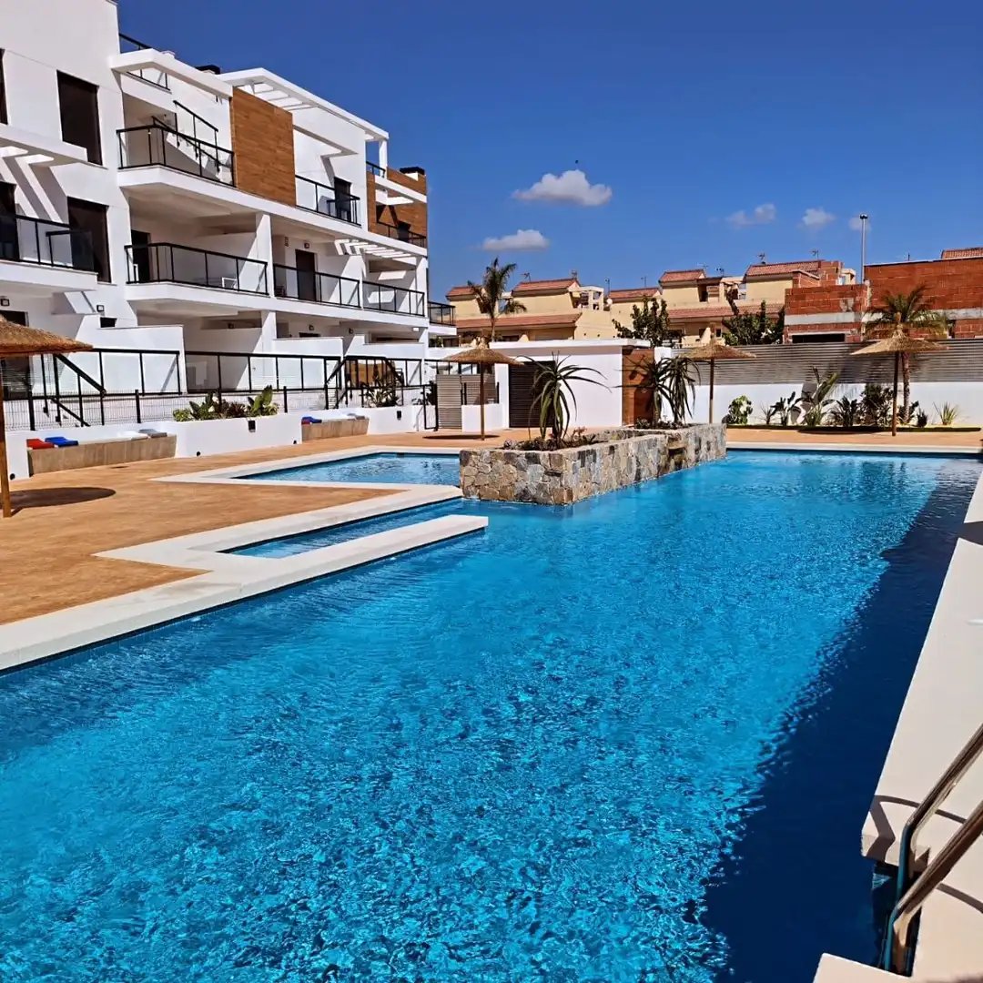 Apartament amb piscina en venda a Calle Calle Veleta, imagen 4