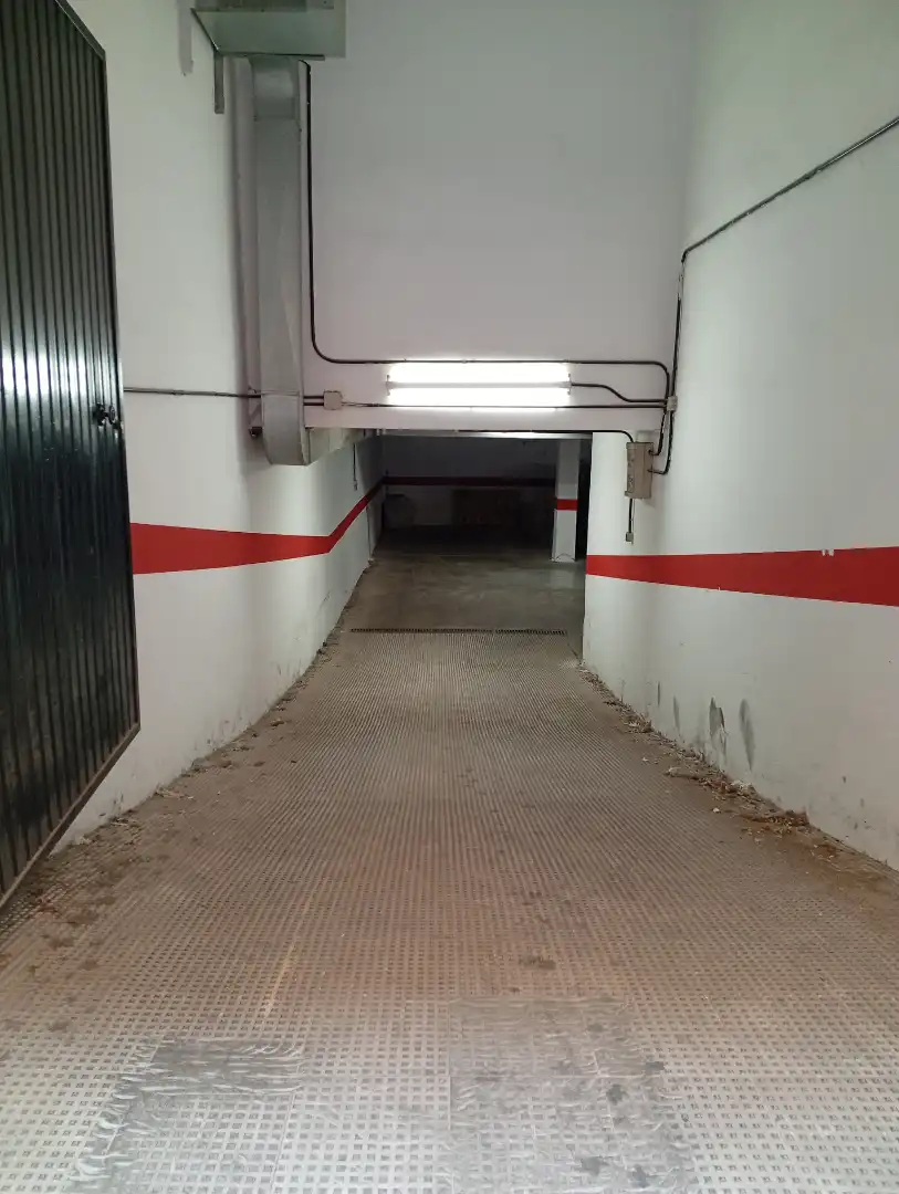 Garage for rent in Calle Parra Alta de Cartuja, 19, San Ildefonso