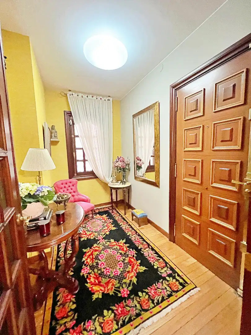 Schlafzimmer von Wohnung zum Verkauf in Lugo mit Heizung, Parkett und Möbliert
