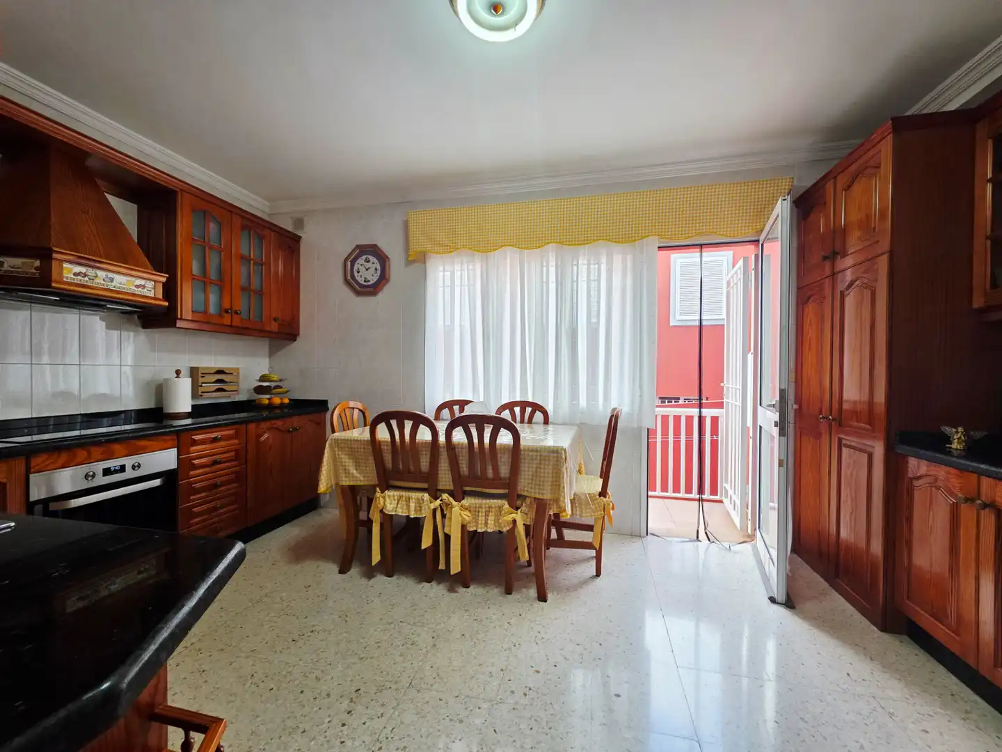 Cuina de Casa adosada en venda en Las Palmas de Gran Canaria amb Terrassa i Traster