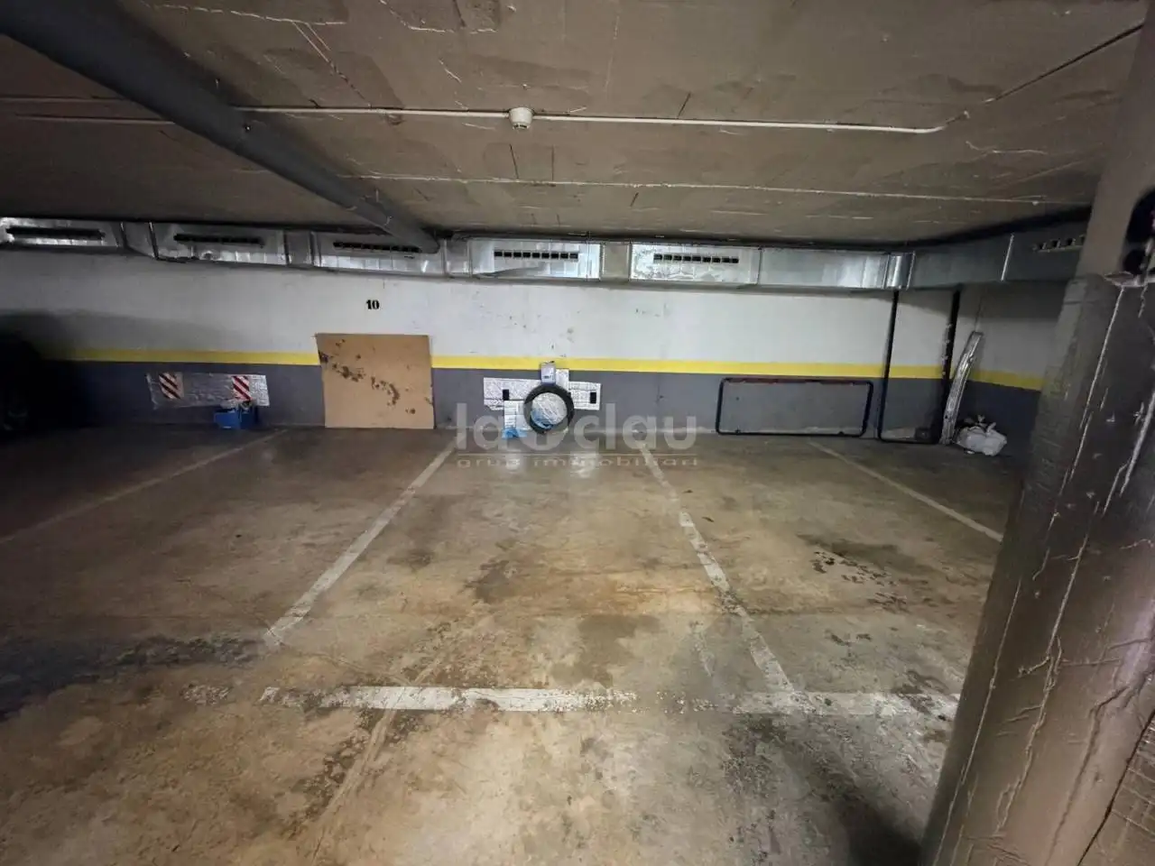 Aparcament de Apartament en venda en Vic amb Calefacció