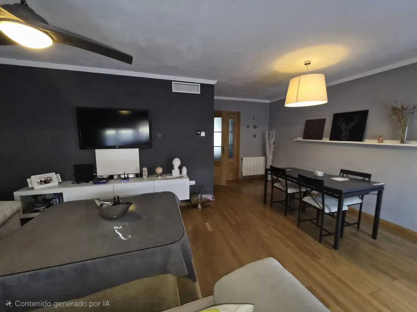 Sala d'estar de Casa adosada en venda en Mérida amb Piscina i Piscina comunitària