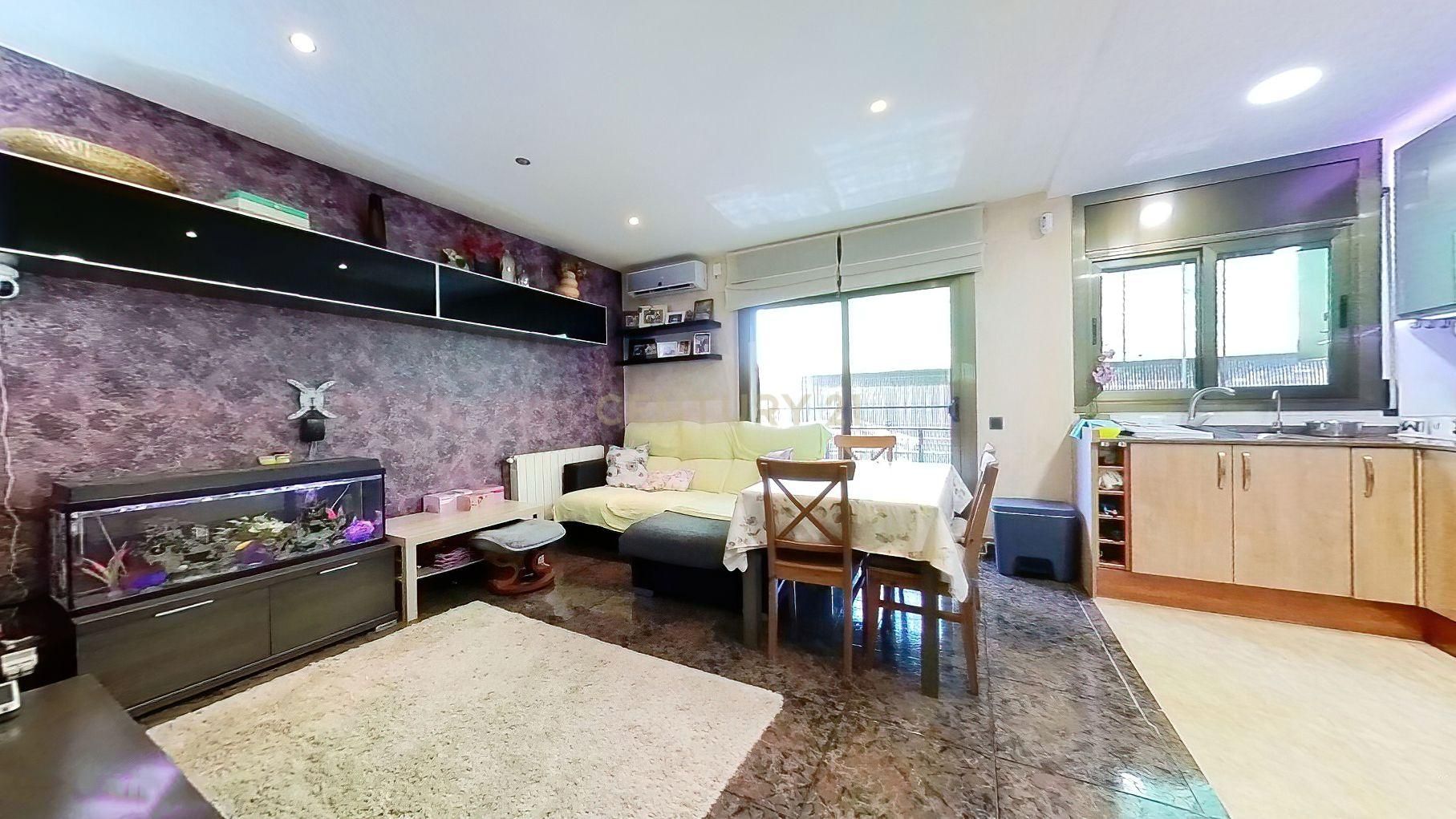 Living room of Apartment for sale in Sabadell