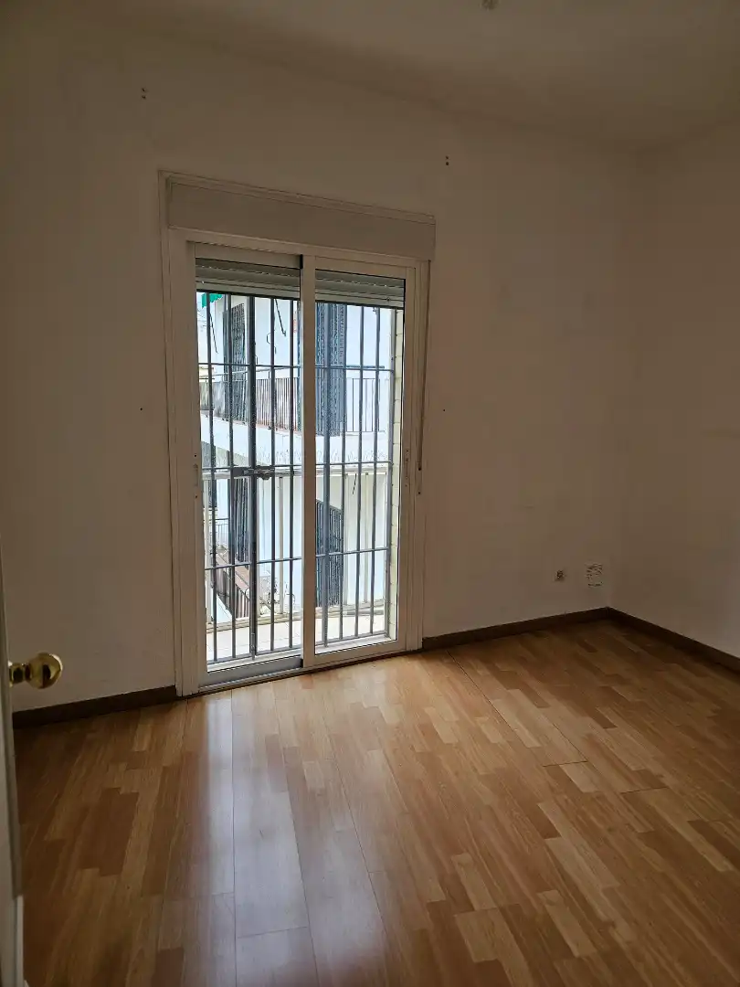 Bedroom of Flat for sale in Sevilla  with Air Conditioner, Heating and Storage room