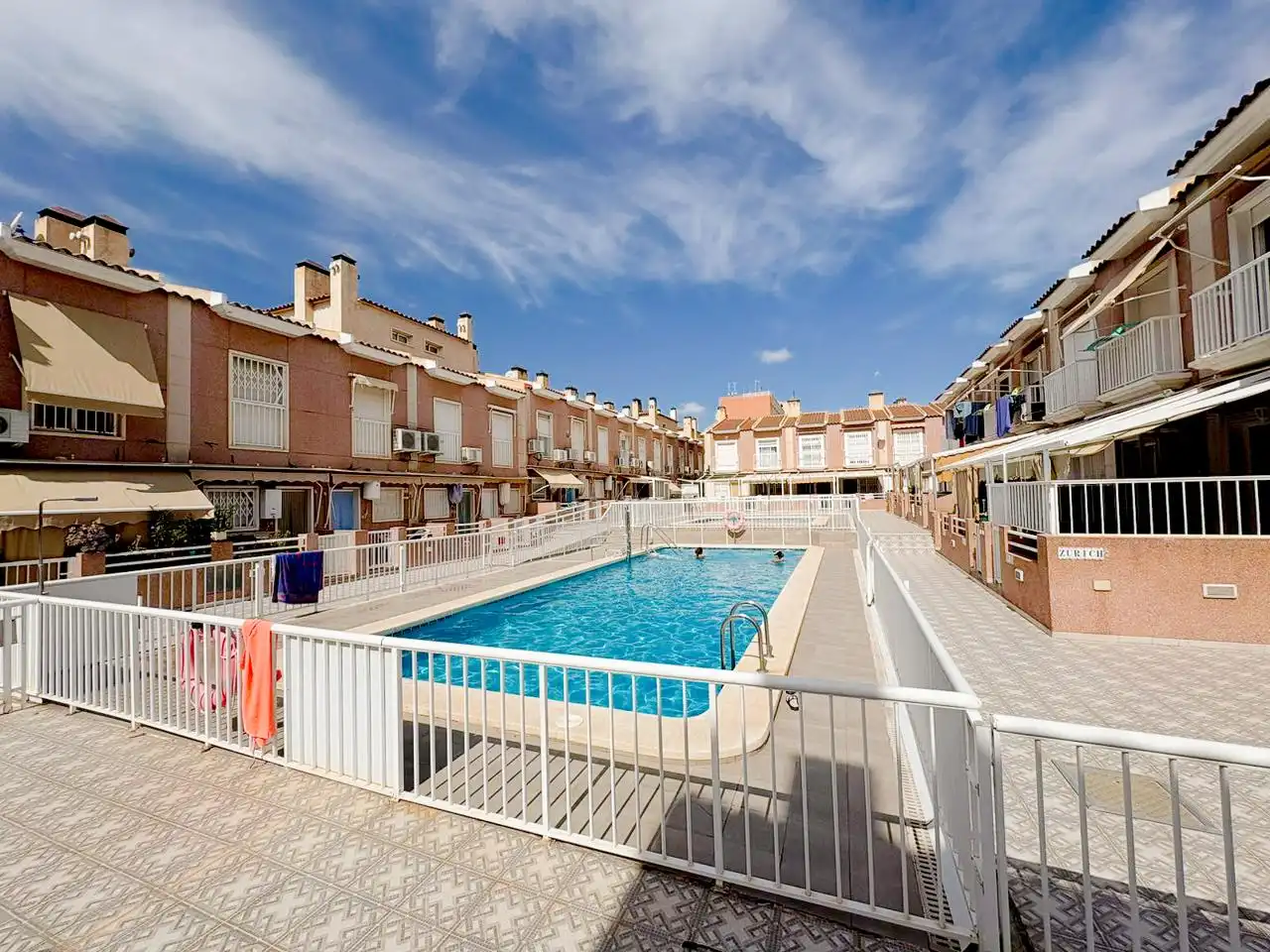 Schwimmbecken von Haus oder Chalet zur Miete in Santa Pola mit Klimaanlage, Terrasse und Balkon