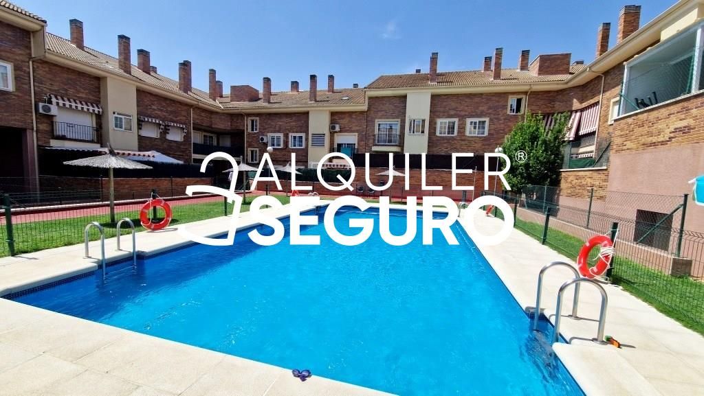 Exterior view of Flat to rent in  Madrid Capital  with Heating, Terrace and Storage room